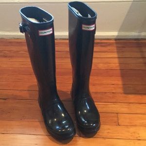 Hunter Original tall rainboots. Women’s 6